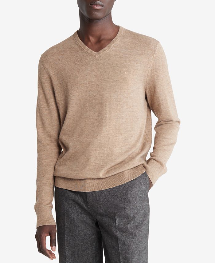 цена Мужской свитер обычного кроя с v-образным вырезом Calvin Klein, коричневый