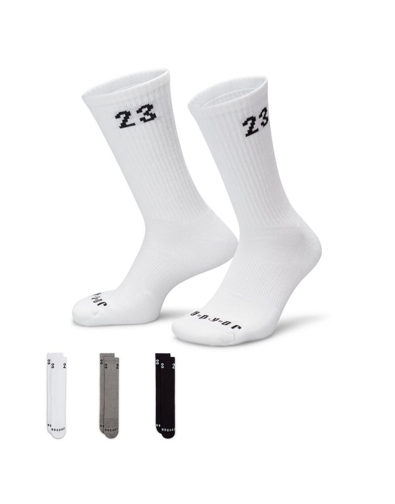 

Jordan Essentials – набор из 3 пар носков разных цветов
