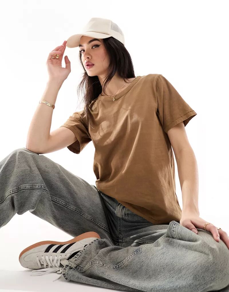 Классическая непринужденная футболка Cotton On 90s коричневого цвета Cotton:On