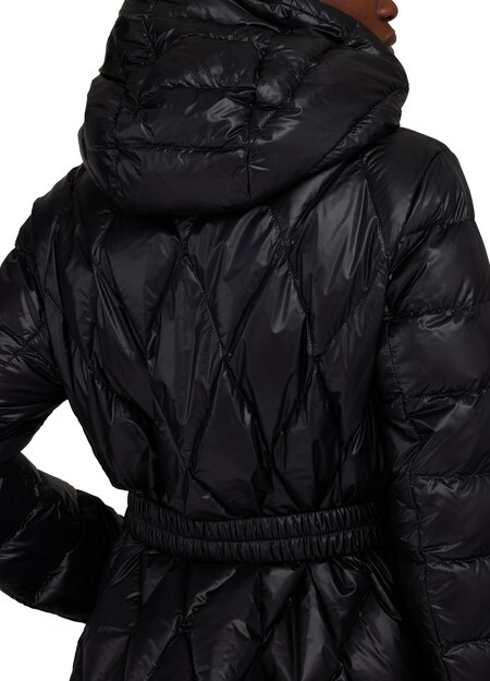

Пуховик Serignan Moncler, черный