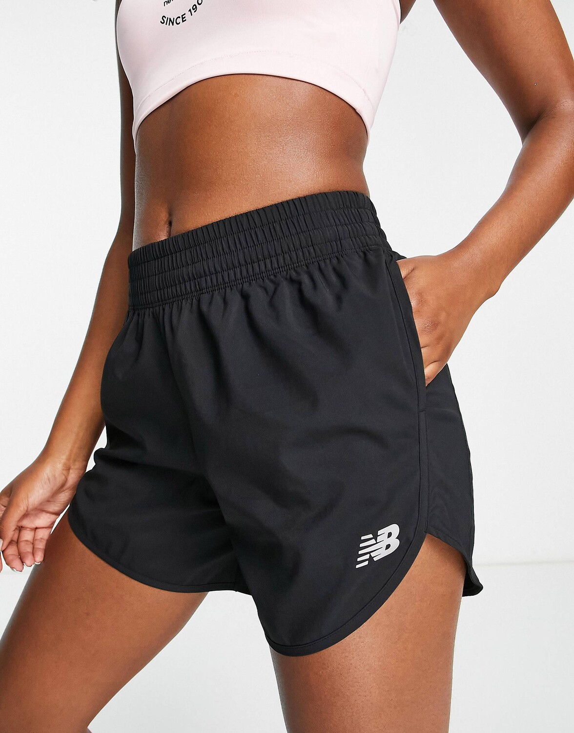 

Черные 5-дюймовые шорты New Balance Accelerate Running