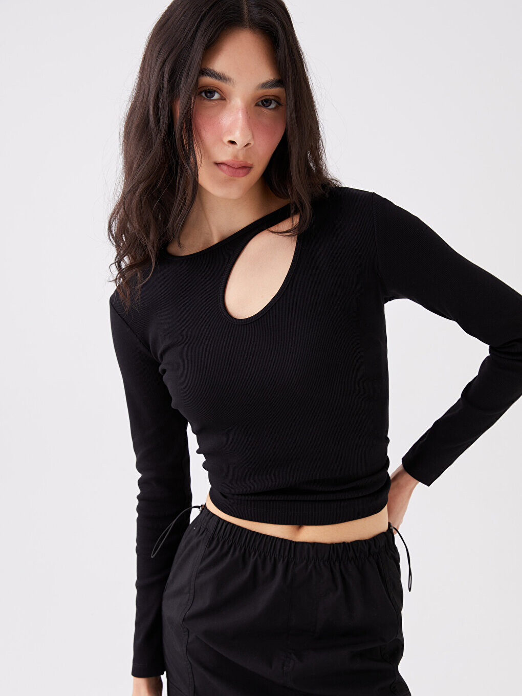 

Простая женская футболка с круглым вырезом и длинными рукавами LCW Casual, новый черный