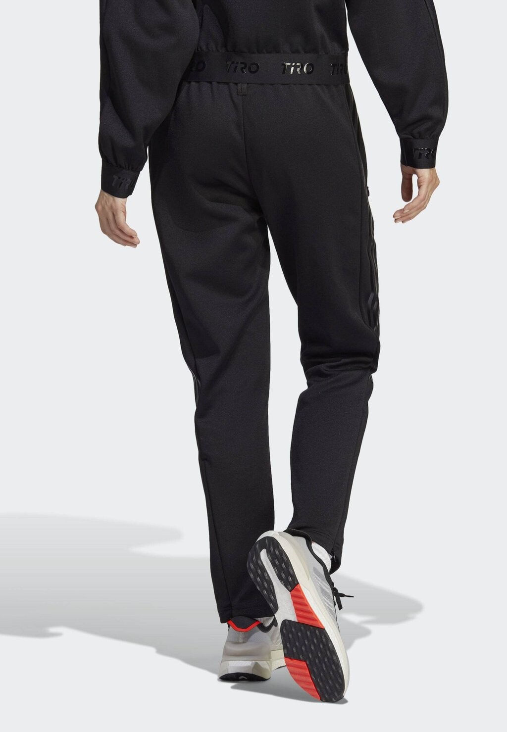 

Спортивные брюки Adidas, черный Tiro Up Advanced, черный