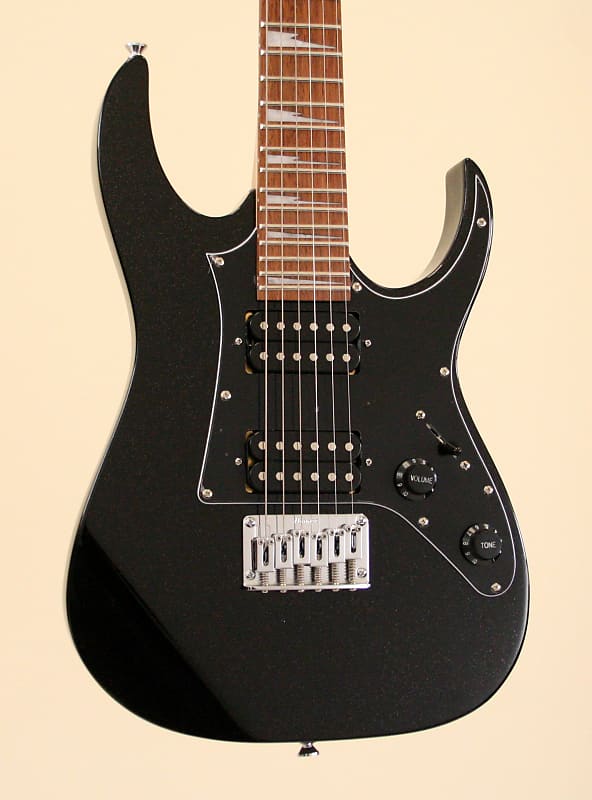 цена Электрогитара Ibanez Gio RG miKro 3/4 Size Electric Guitar Black Night