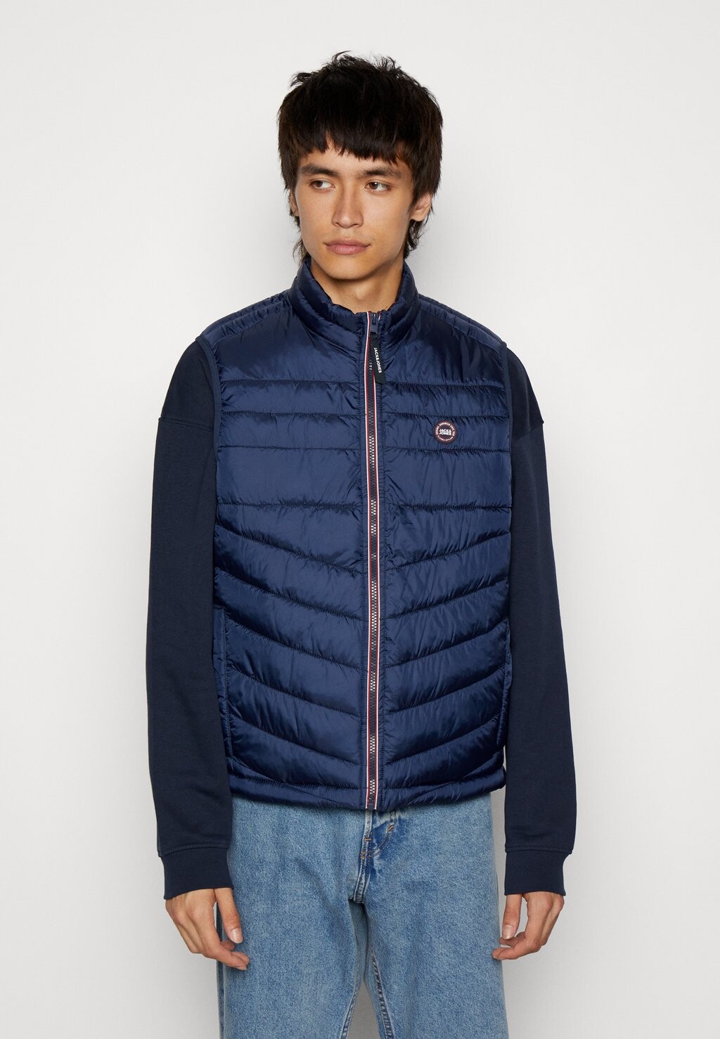 

Жилет Jack & Jones