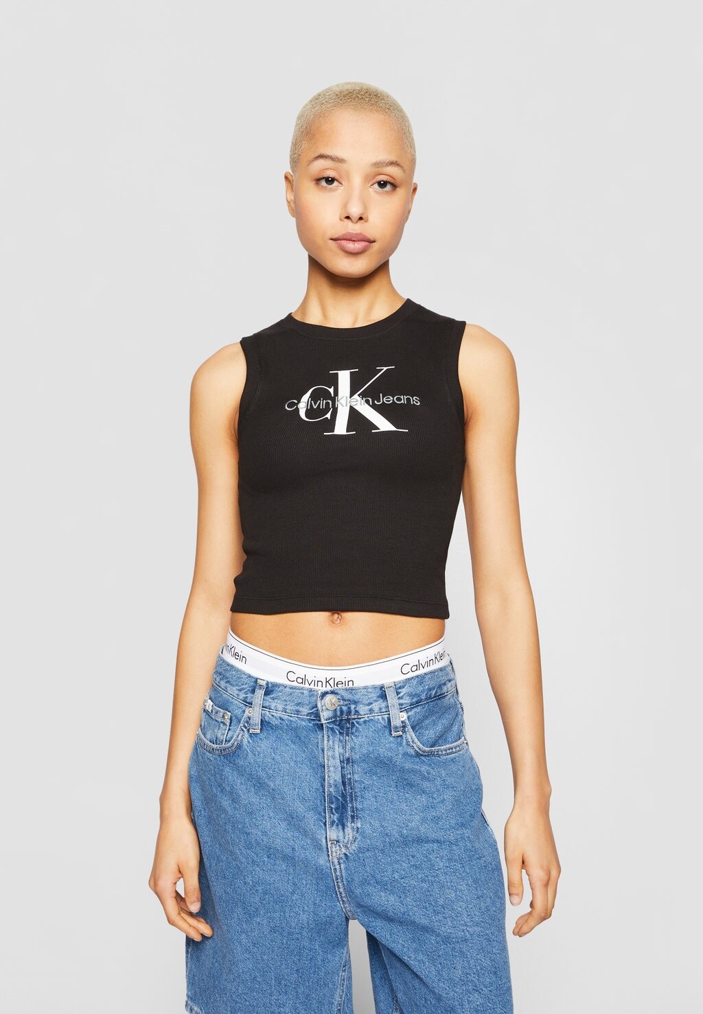 

Топ Calvin Klein Jeans