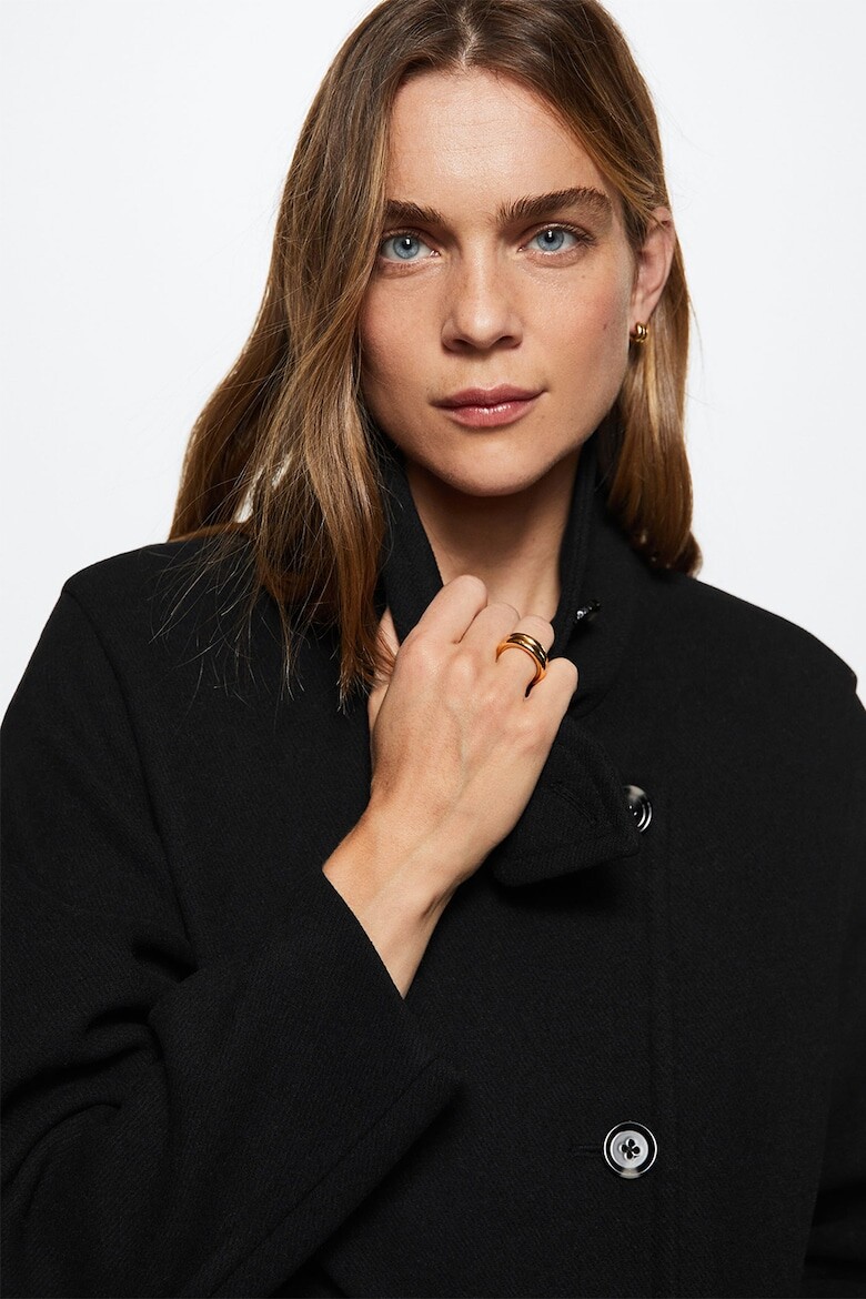 

Представьте себе пальто из шерсти Mango, черный