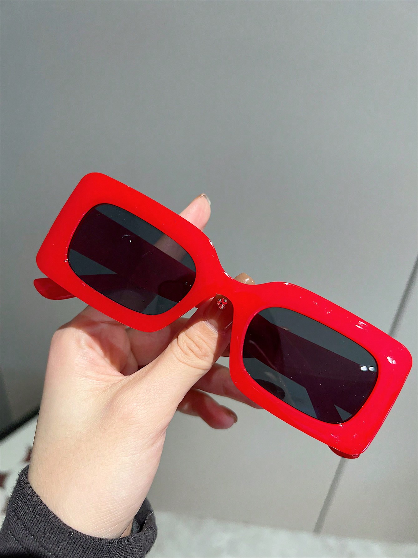 цена 1 шт. квадратные модные солнцезащитные очки