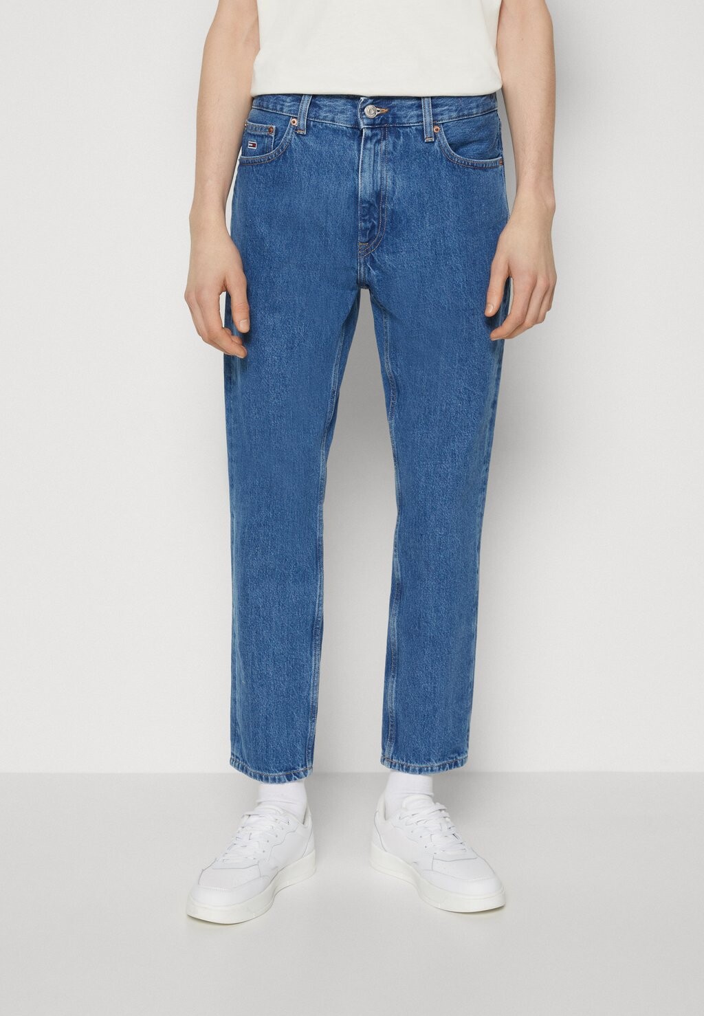 

Джинсы Tapered Tommy Jeans