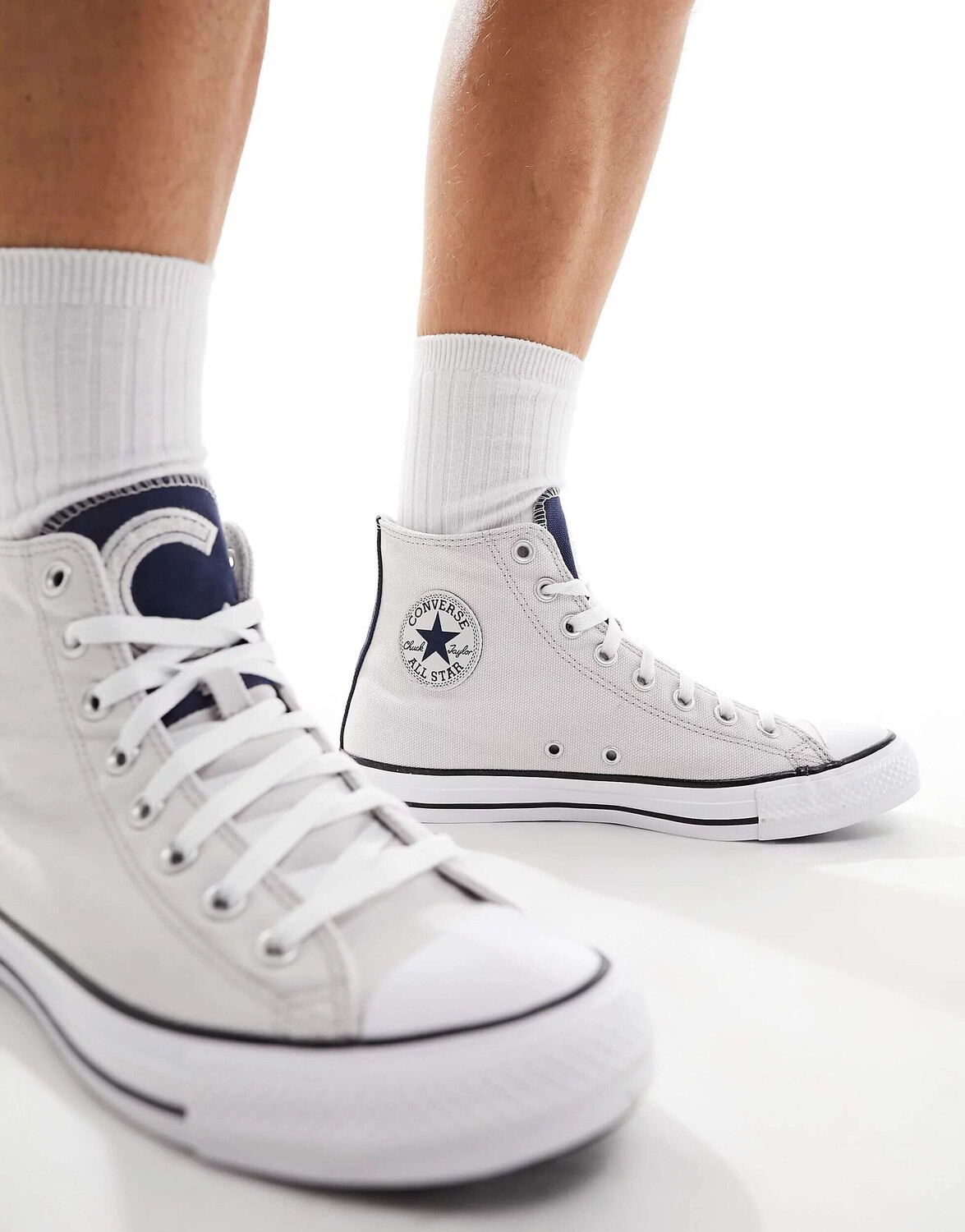 

Светло-серые и темно-синие кроссовки Converse Chuck Taylor All Star Hi, Синий