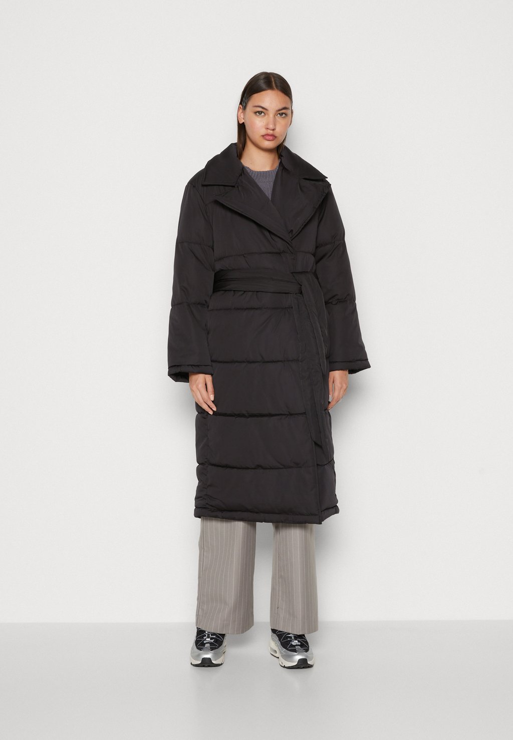 Зимнее пальто Yasluffa Padded Coat YAS, черный пальто dixi coat пальто зимнее