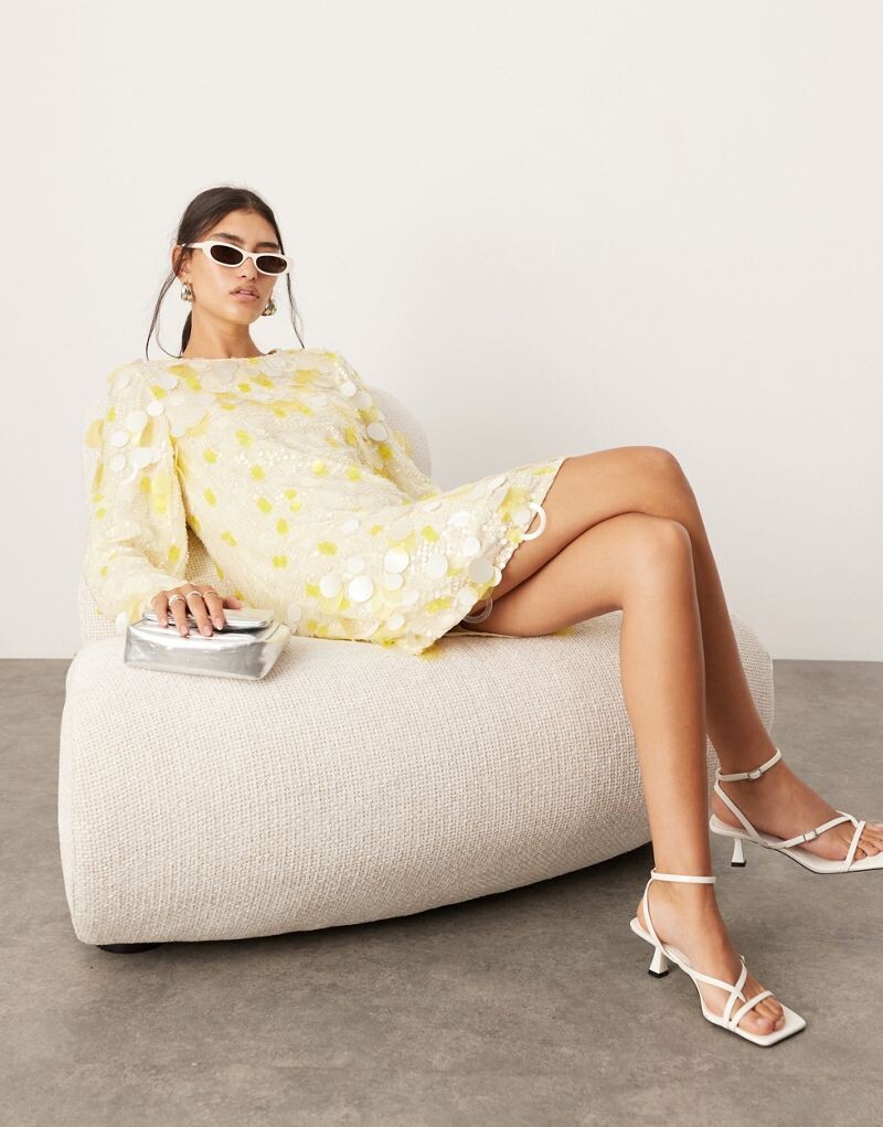 

Желтое платье мини свободного кроя с многослойными пайетками ASOS