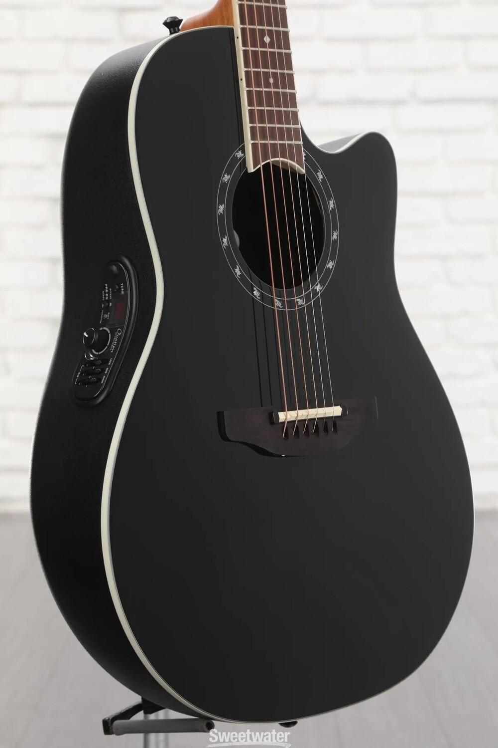 

Акустически-электрическая гитара Ovation Timeless Balladeer Deep Contour - черная