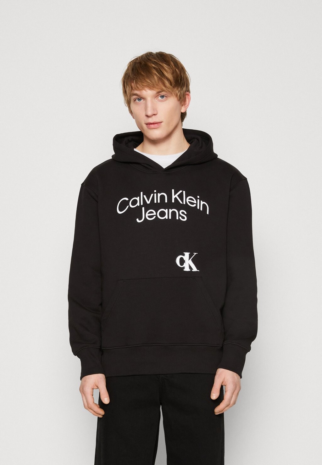 

Худи Calvin Klein Jeans, черный