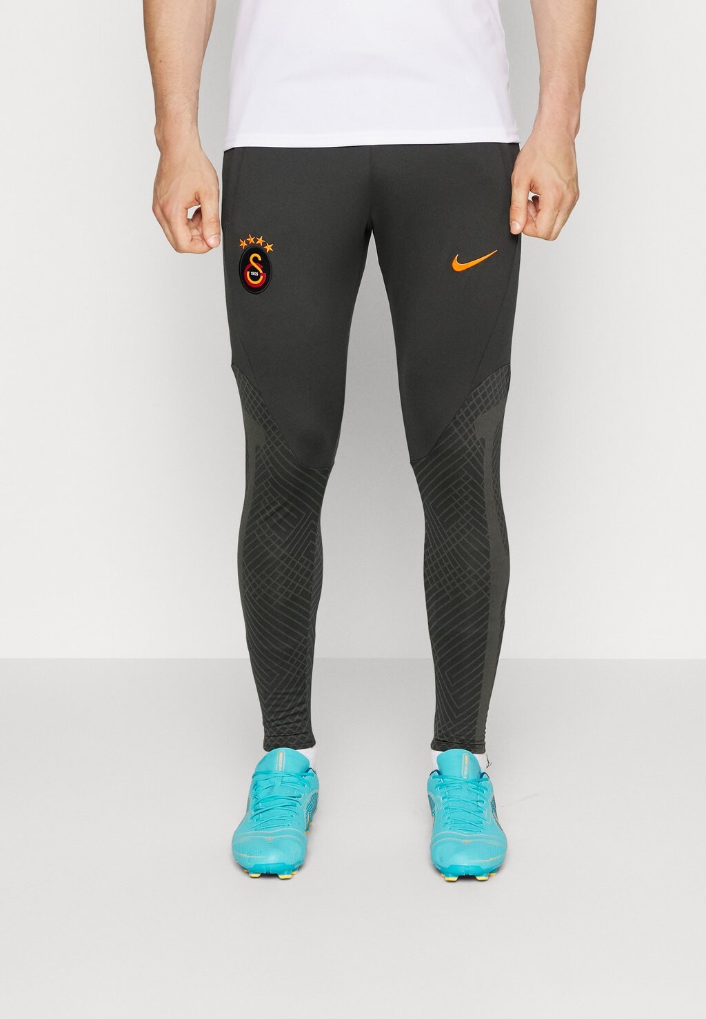 

Спортивные брюки Nike