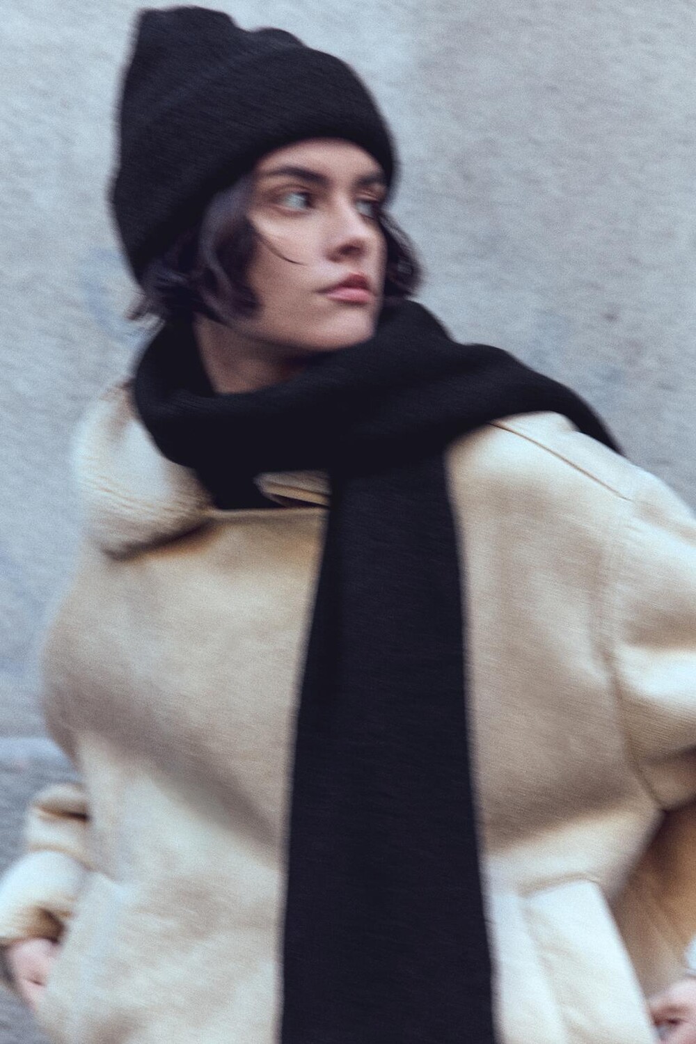 

Вязанная шапка ZARA, черный