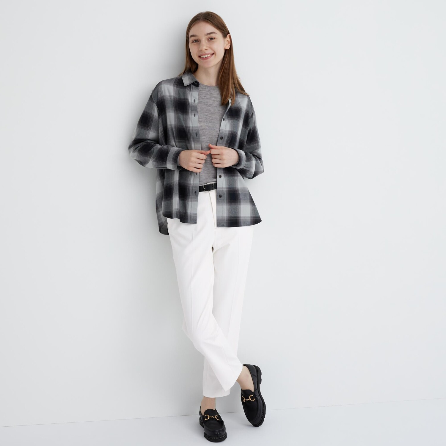 

Брюки UNIQLO Smart 2WAY Stretch зауженные, белый