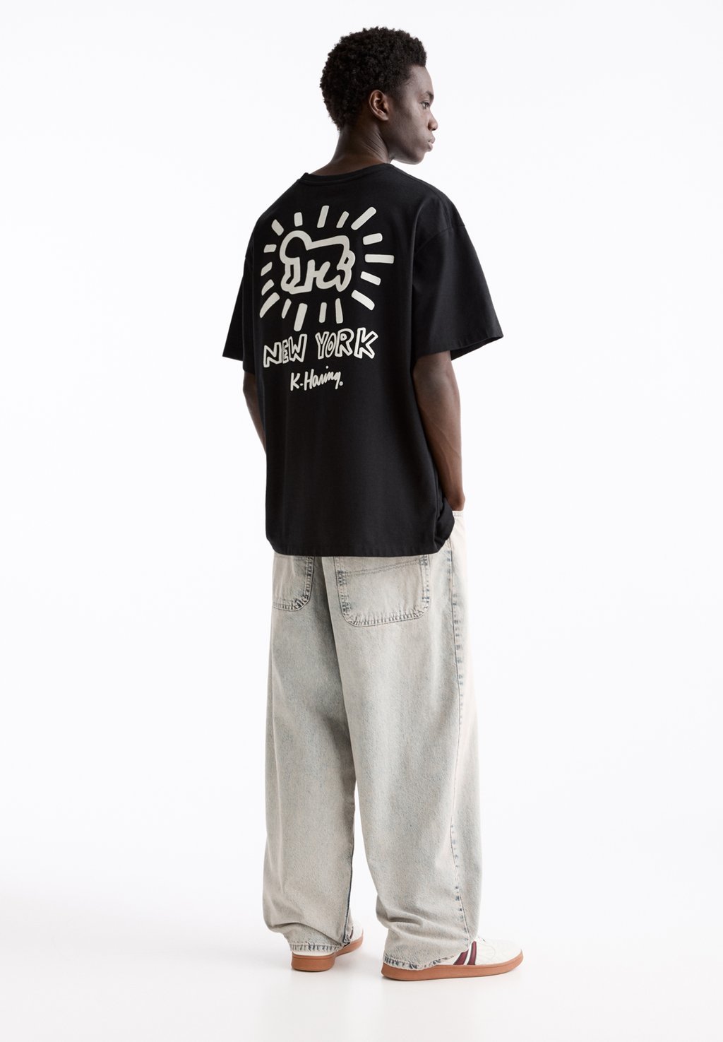 

Футболка с принтом KEITH HARING NEW YORK PULL&BEAR, цвет black