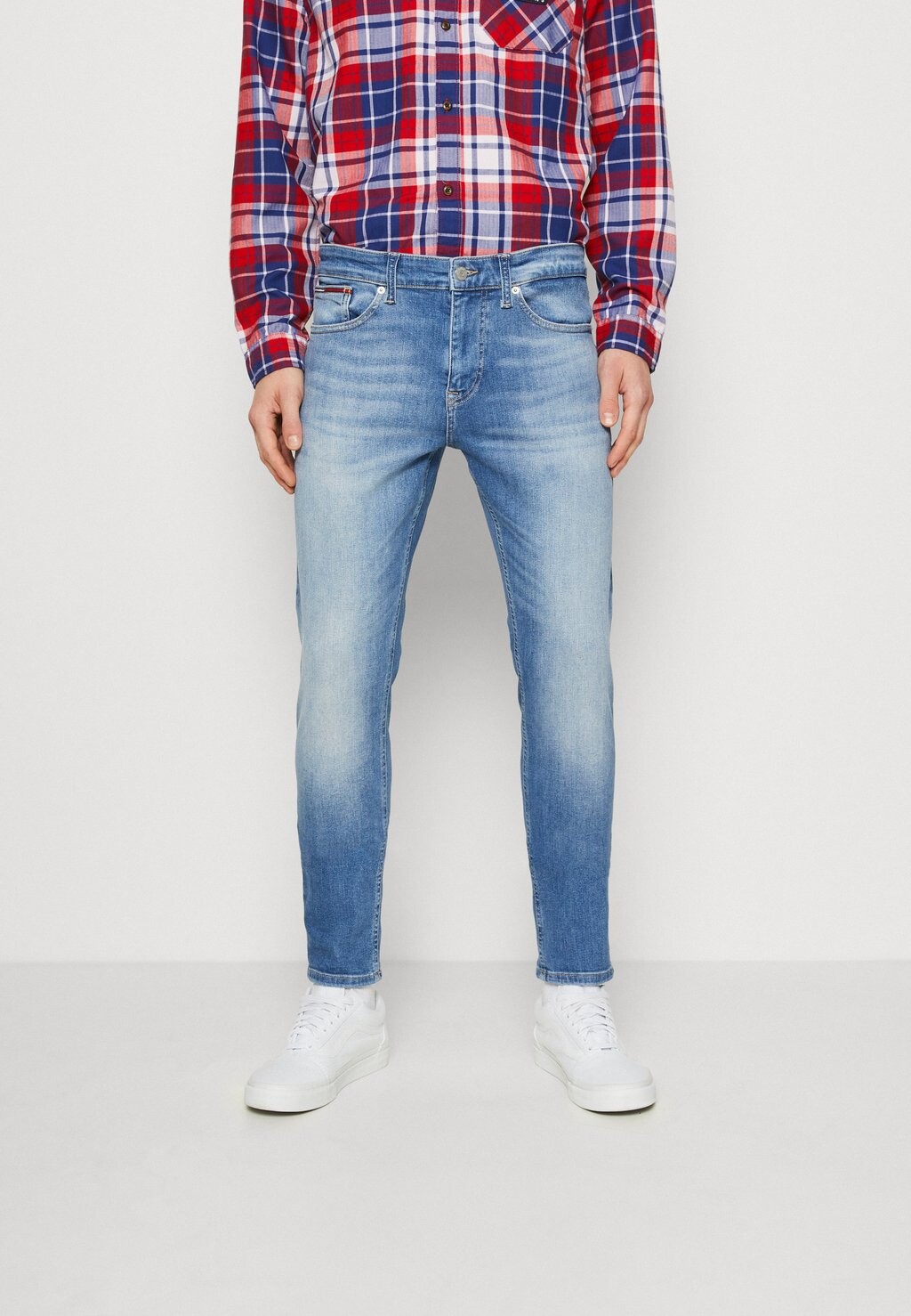 

Зауженные джинсы Tommy Jeans