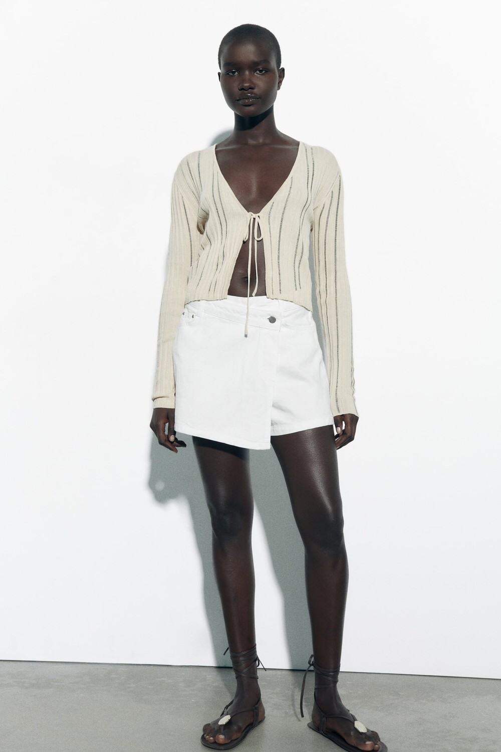 

Брюки z1975 из денима, изображение на стенках спереди Zara, белый