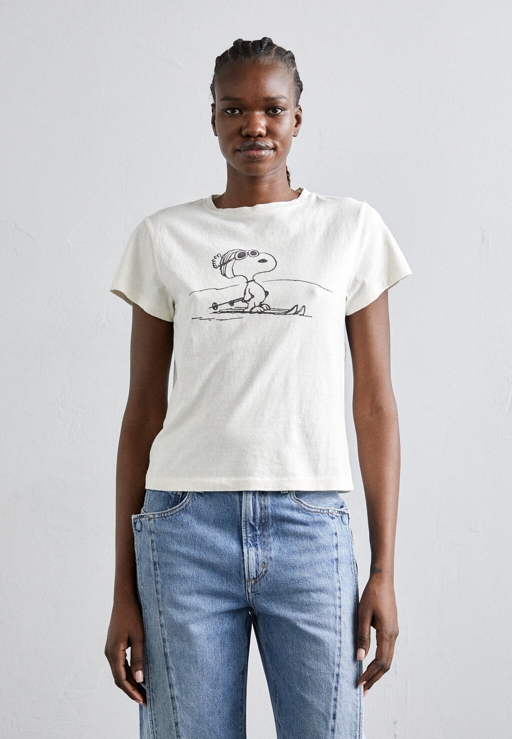 

Футболка с принтом Classic Tee Ski Snoopy RE/DONE, цвет vintage white