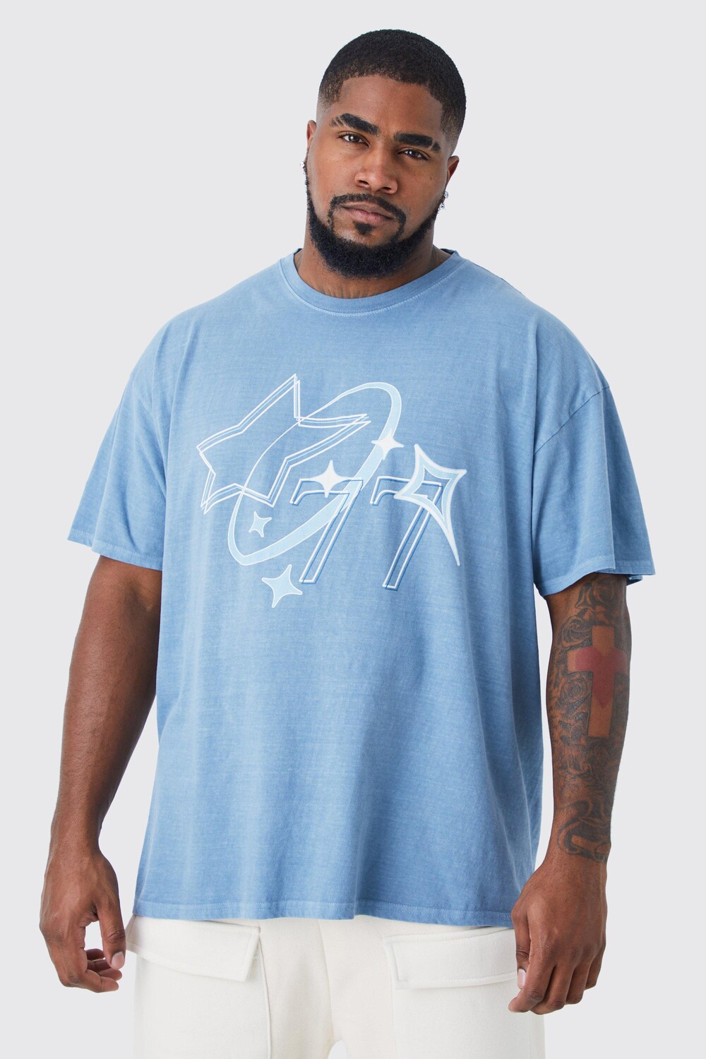 

Футболка с графикой плюс overdyed star Boohoo, синий