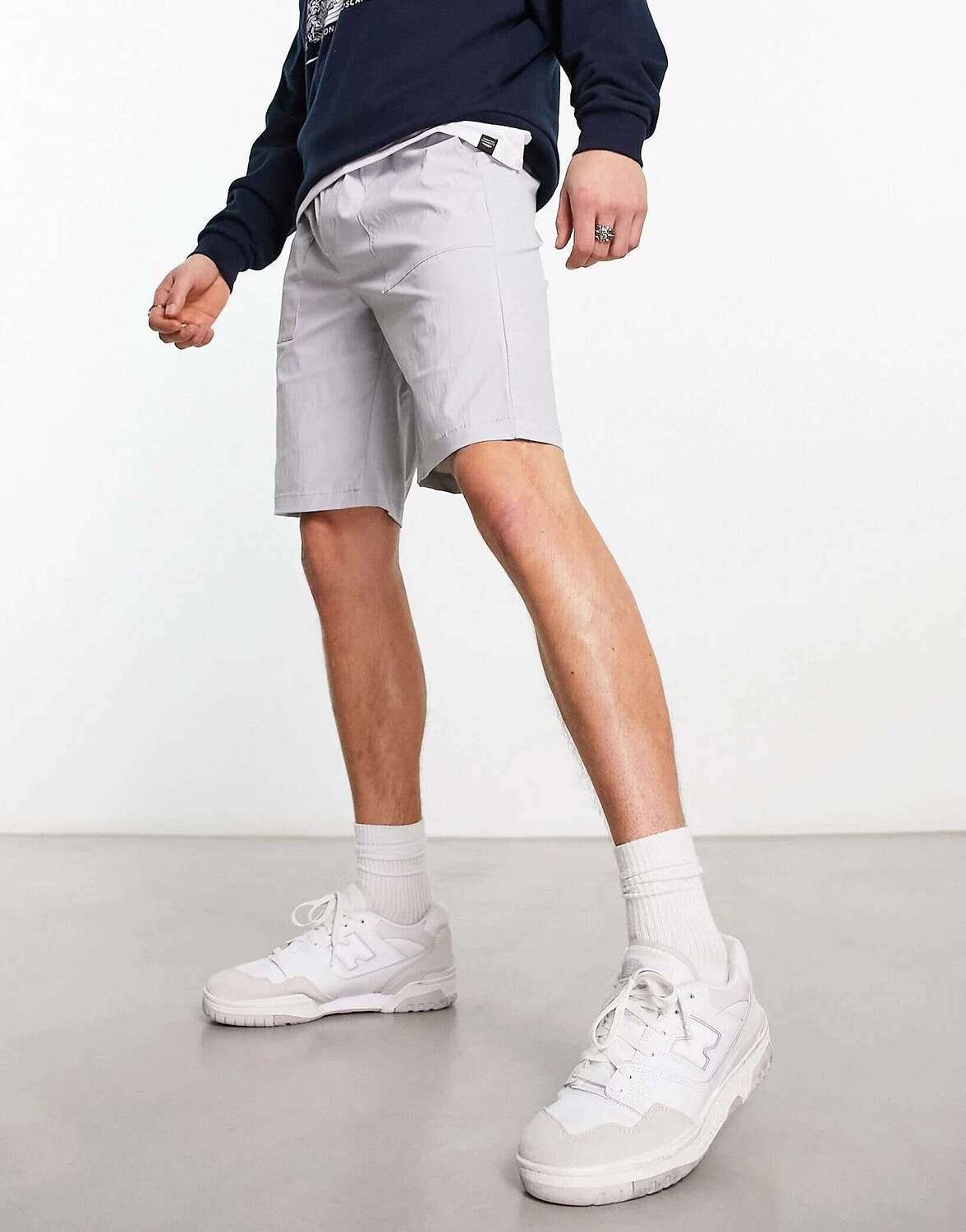 

Светло-серые шорты из технического нейлона Jack & Jones Intelligence
