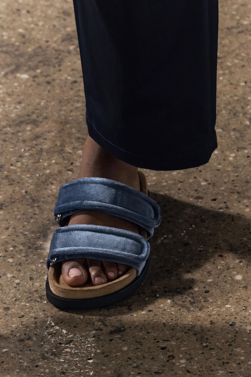 

Бархатные сандалии ZARA, синий