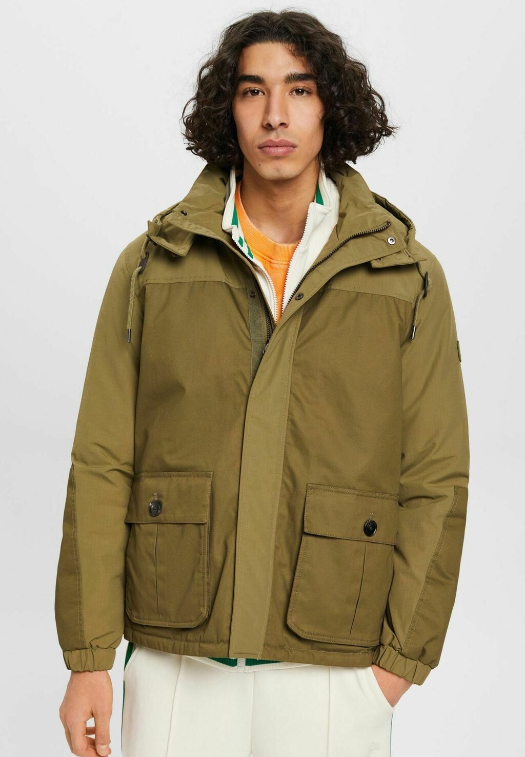 

Зимняя куртка Esprit
