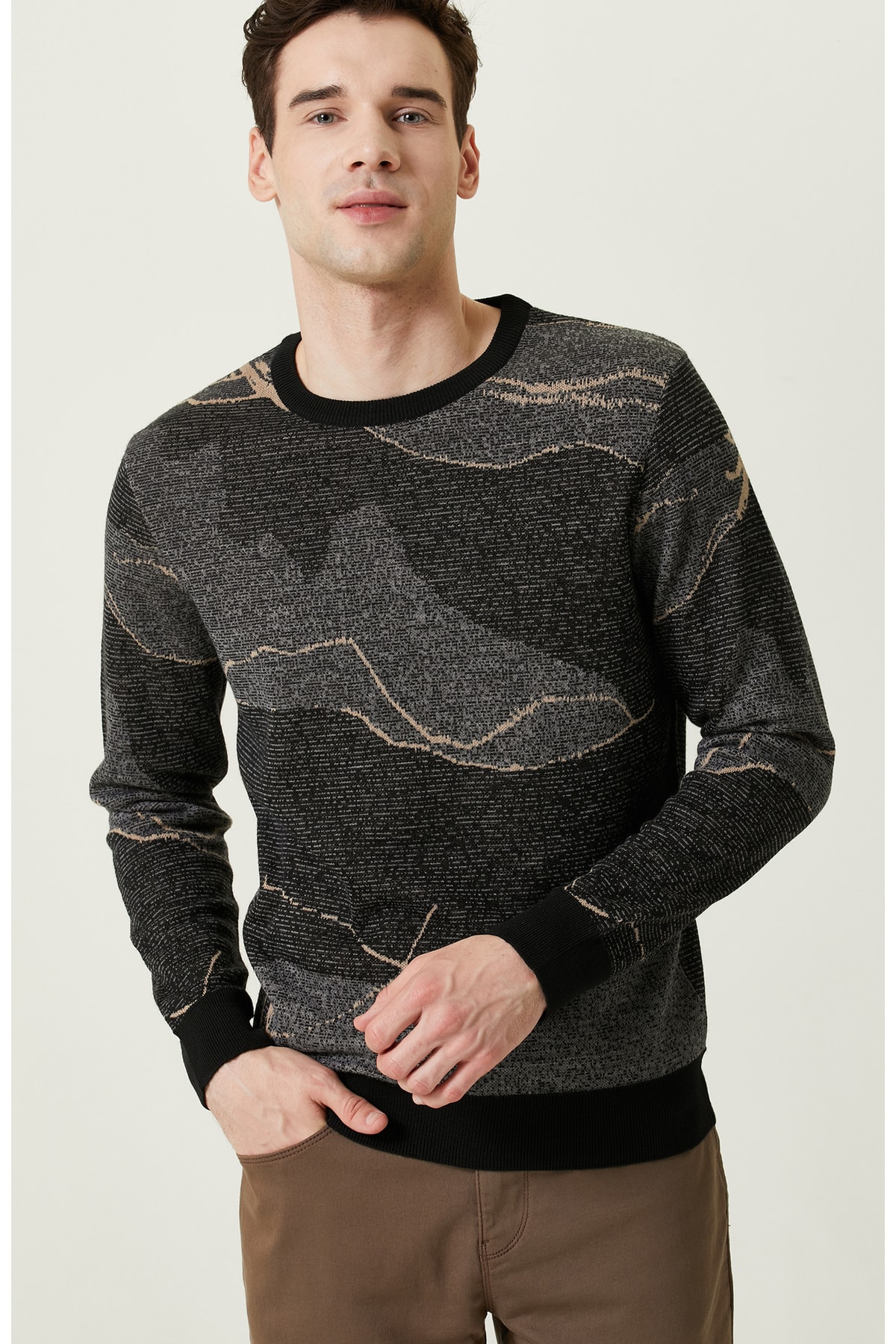Черный трикотажный свитер антрацитового цвета с камуфляжным узором Network, черный