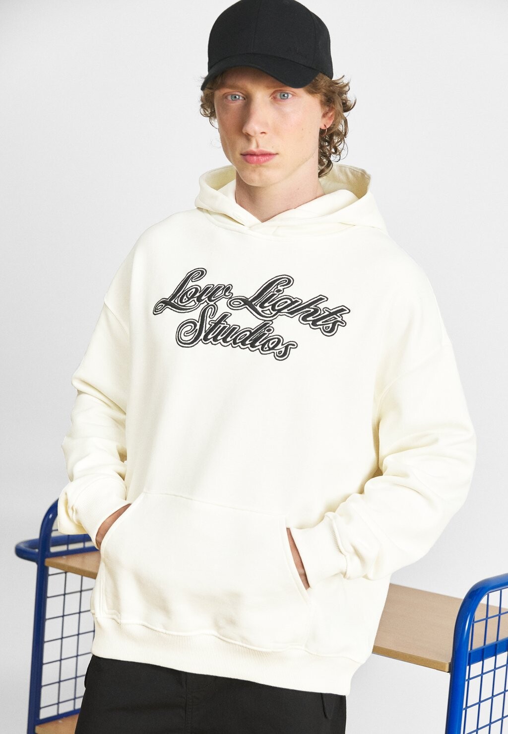 

Толстовка LOW LIGHTS STUDIOS, Белый