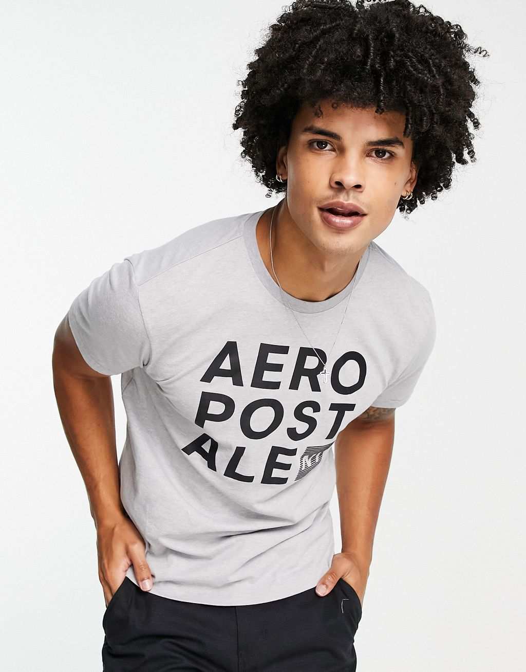 Серая футболка с логотипом Aeropostle