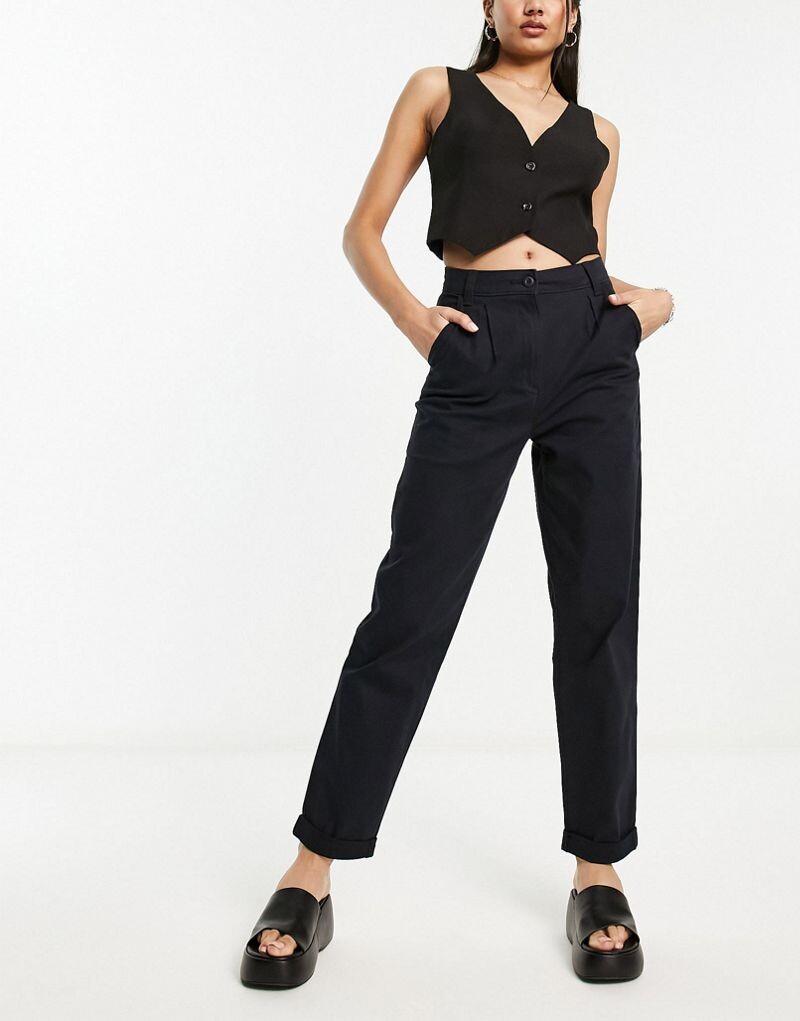 

Черные брюки чиносы ASOS DESIGN