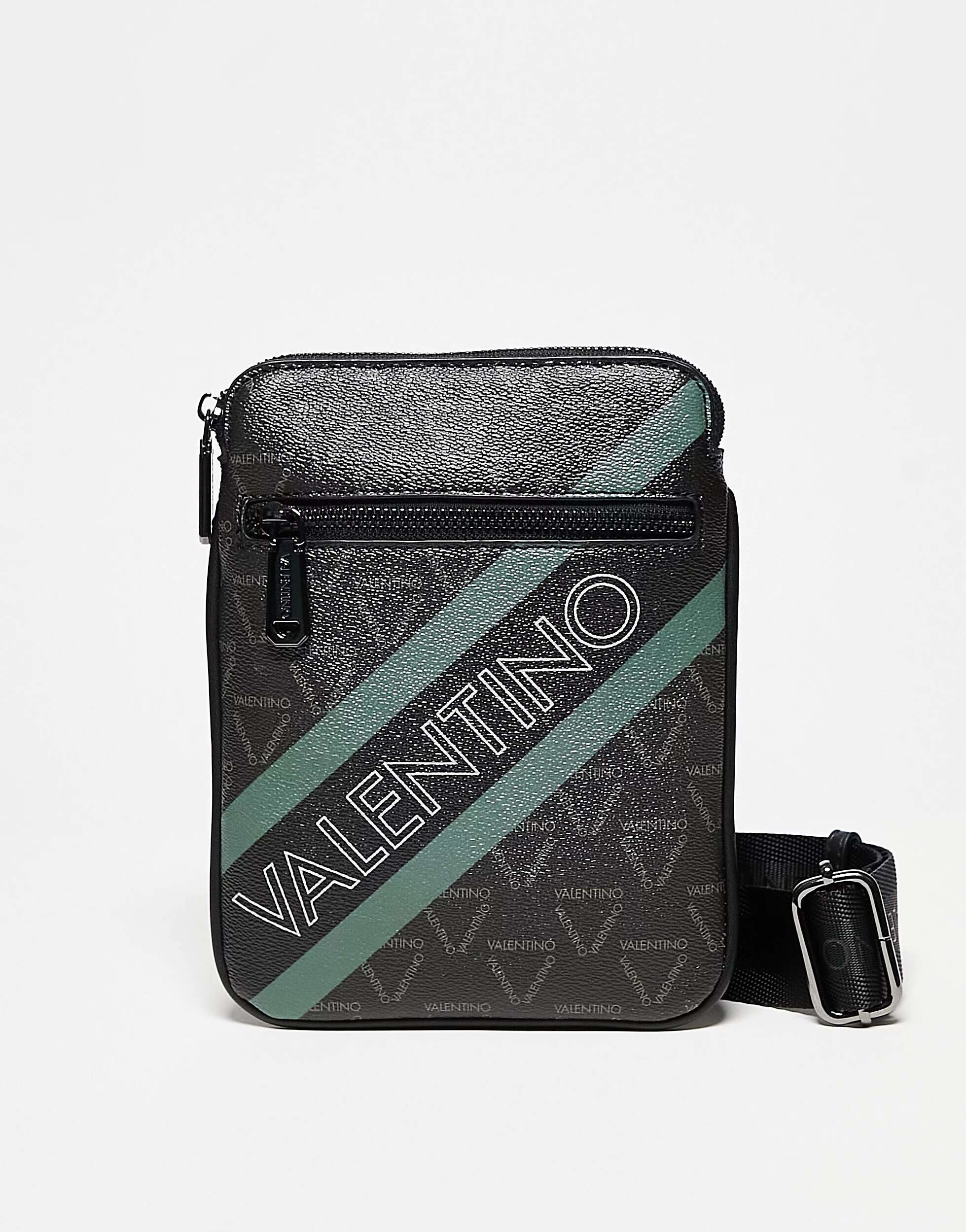 Черная летная сумка Valentino Bags с монограммой aron