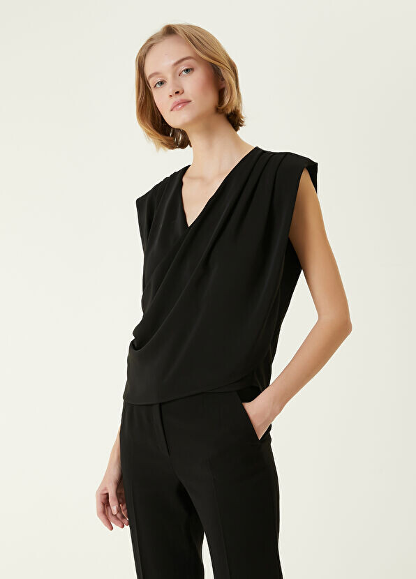

Креповая блузка с запахом Beymen Collection, черный