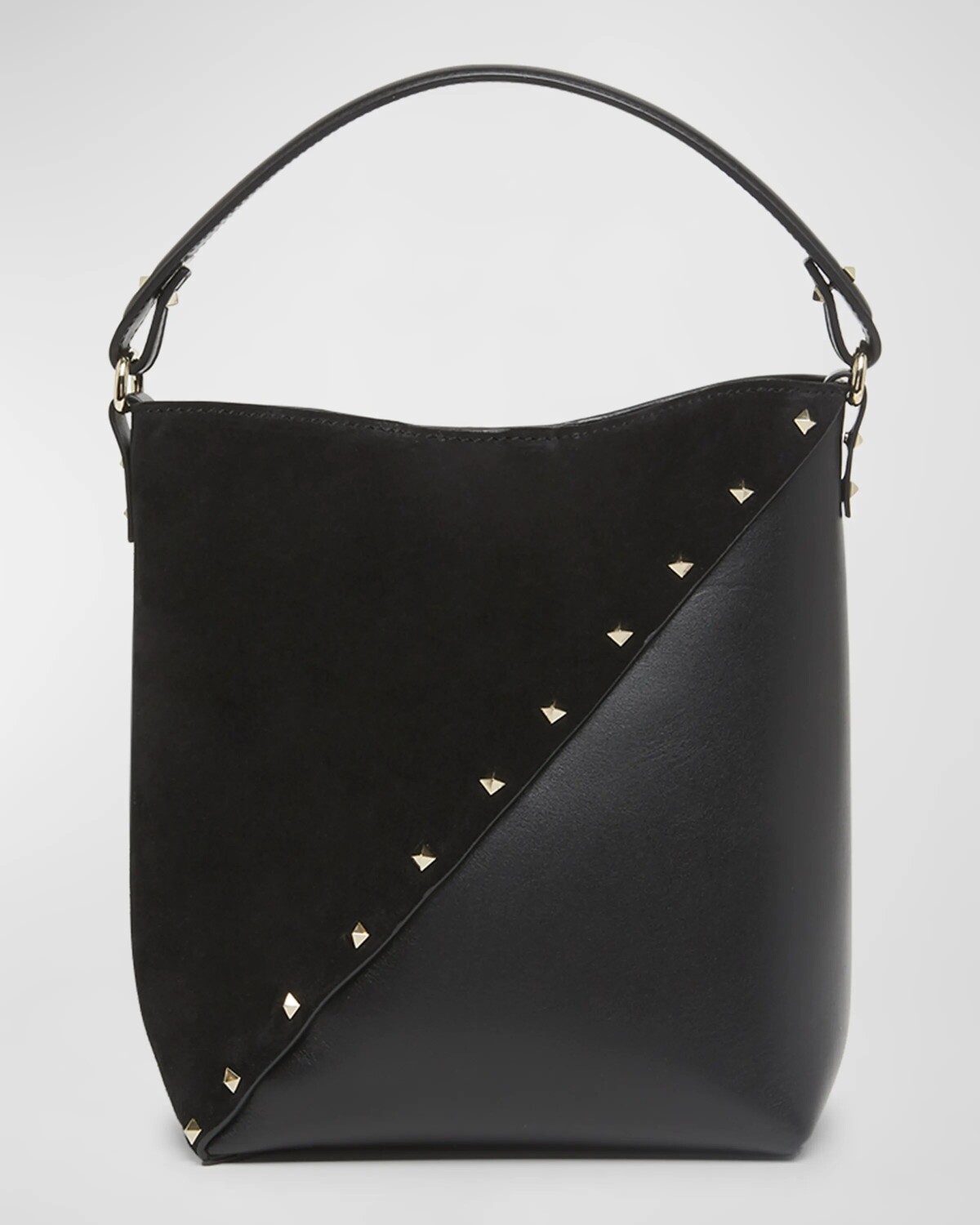

Кожаная сумка-мешок Wispy Rockstud Valentino Garavani, цвет Nero
