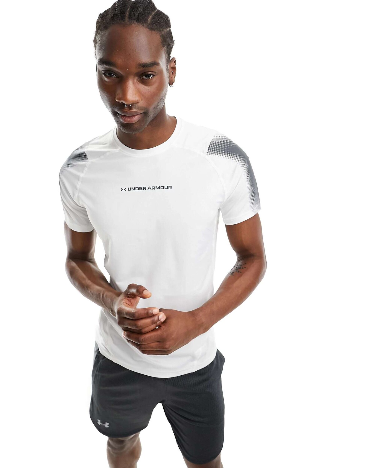 

Необычная приталенная футболка белого цвета Under Armour Heat Gear Armor, Белый