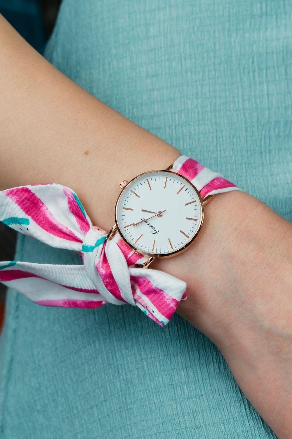 Женские наручные часы в стиле бохо со сменным тканевым ремешком с розовым арбузным принтом The Colourful Aura, розовый
