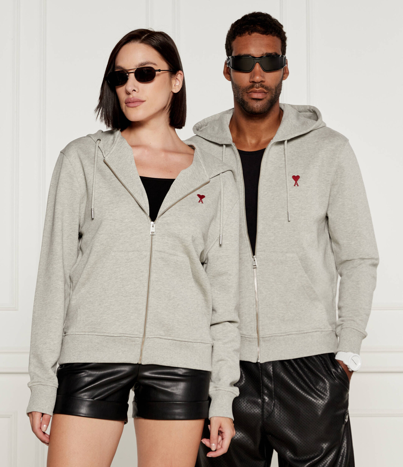

Толстовка AMI Paris Regular Fit, серый