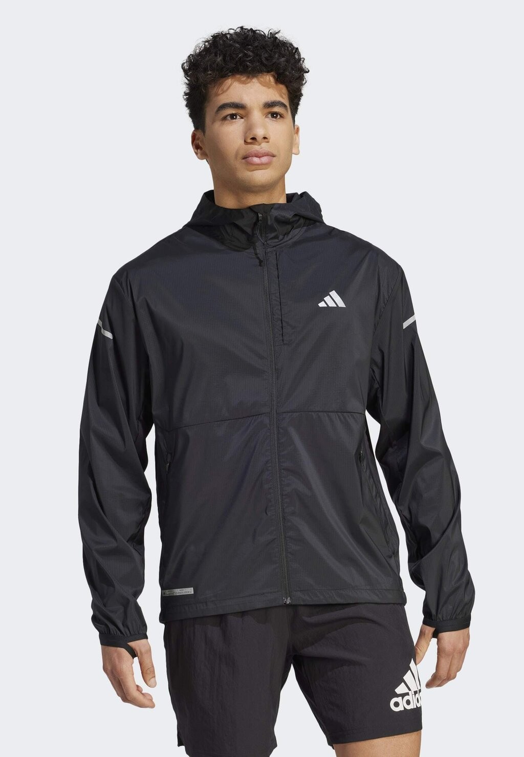 

Спортивный топ Adidas