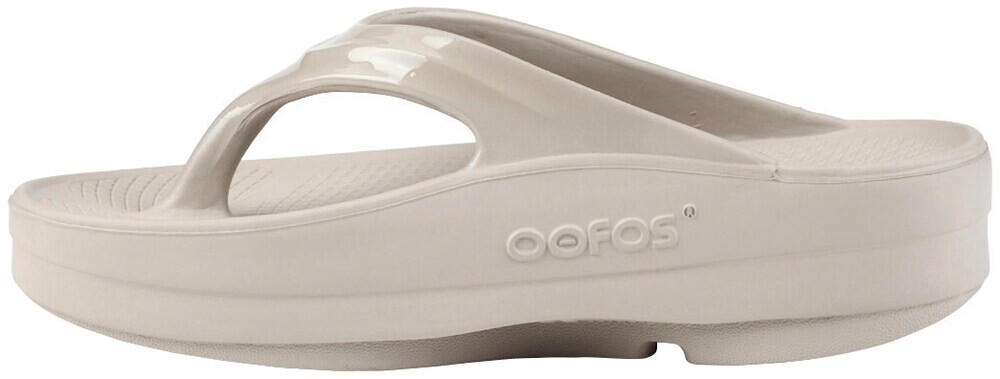 

Сандалии с Т-образным ремешком Oofos, натуральный белый