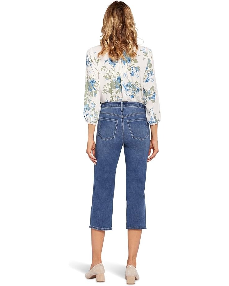 

Джинсы NYDJ Petite Joni High-Rise Relaxed Capris in Awakening, цвет Awakening