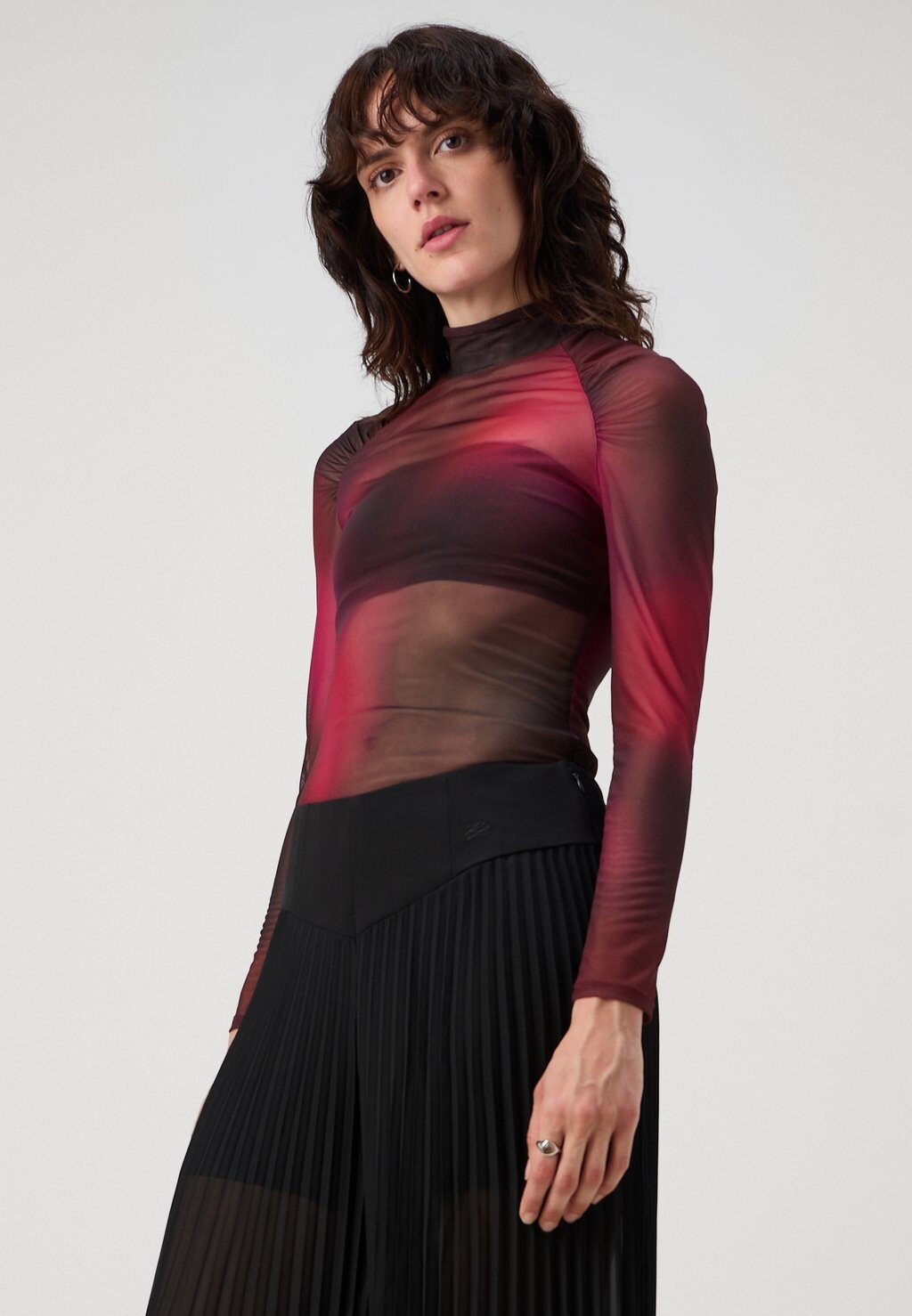 

Тканевые брюки FLUID PLEATED PANTS KARL LAGERFELD, черный