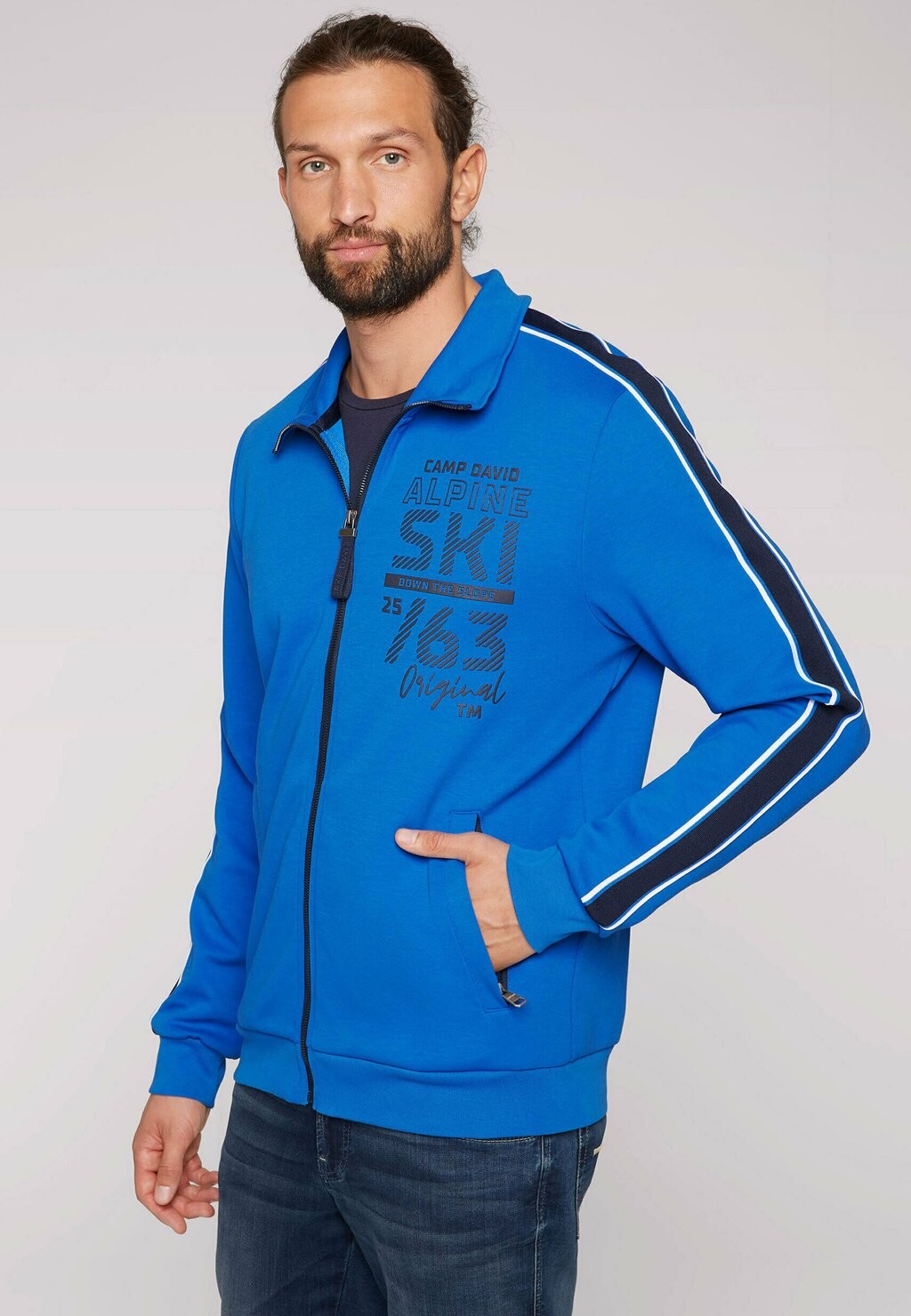 

Толстовка TRAININGS MIT LOGO UND STREIFEN TAPES Camp David, цвет neon blue