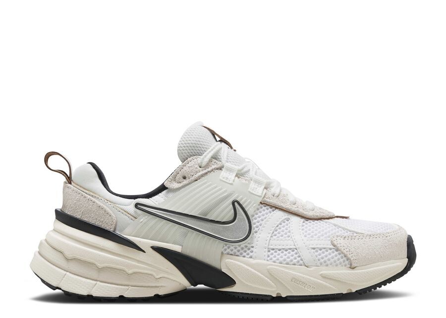 

Кроссовки Nike Wmns V2K Run, цвет White Light Orewood Brown