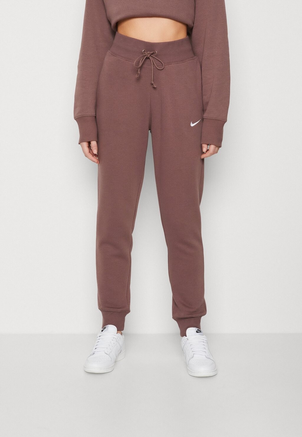 

Спортивные брюки Nike Pant, затмение сливы / белый, Коричневый