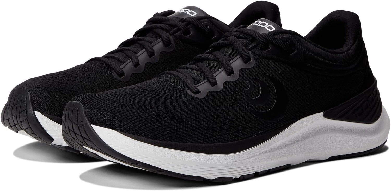 

Кроссовки Ultrafly 4 Topo Athletic, цвет Black/White, Черный