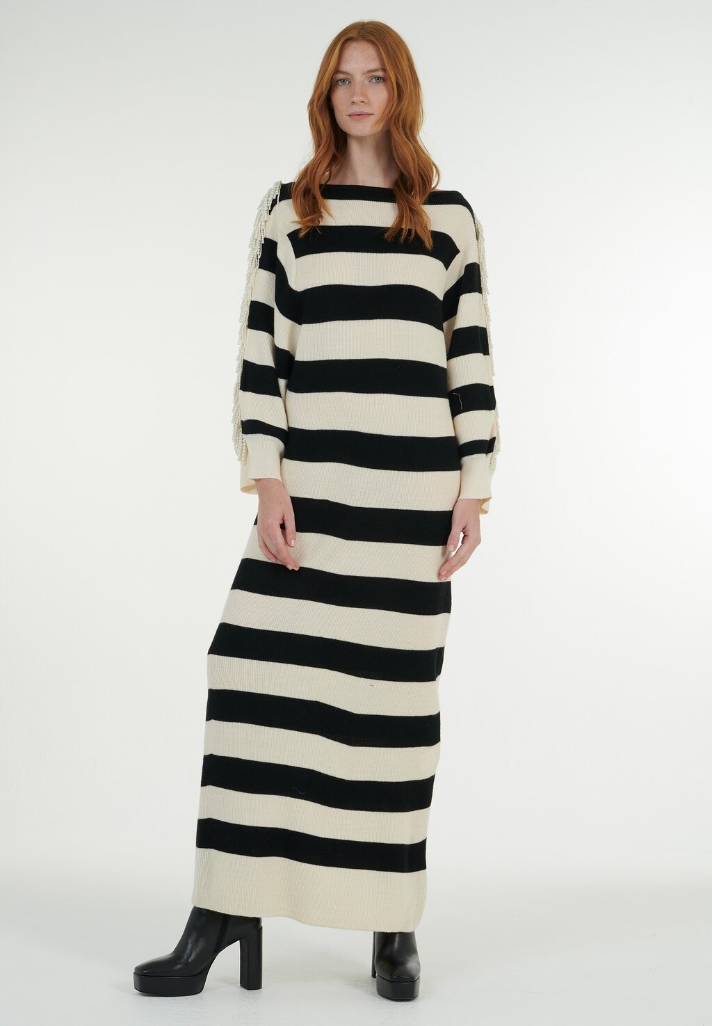 

Длинное платье PEARL APPLIQUÉ STRIPED KAFTAN Leem, черный