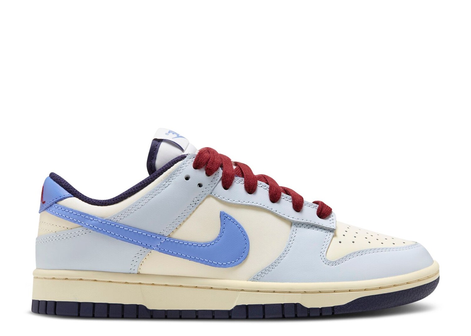 

Кроссовки Nike Wmns Dunk Low 'From Nike To You', синий