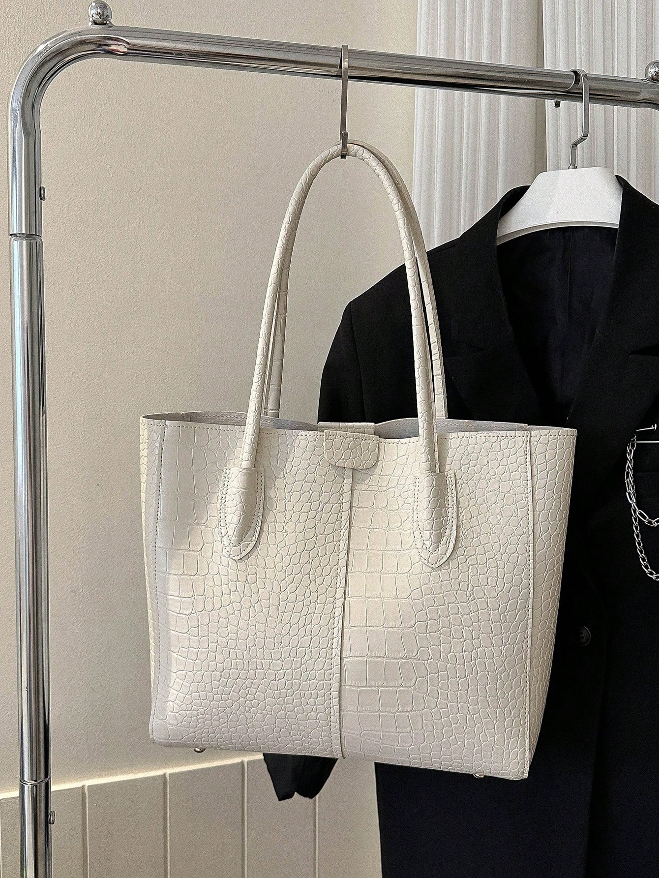 Женская осенне-зимняя новая стильная простая большая сумка на одно плечо большой вместимости для ежедневных поездок на работу, белый осенне зимняя новая шерстяная плюшевая женская блузка